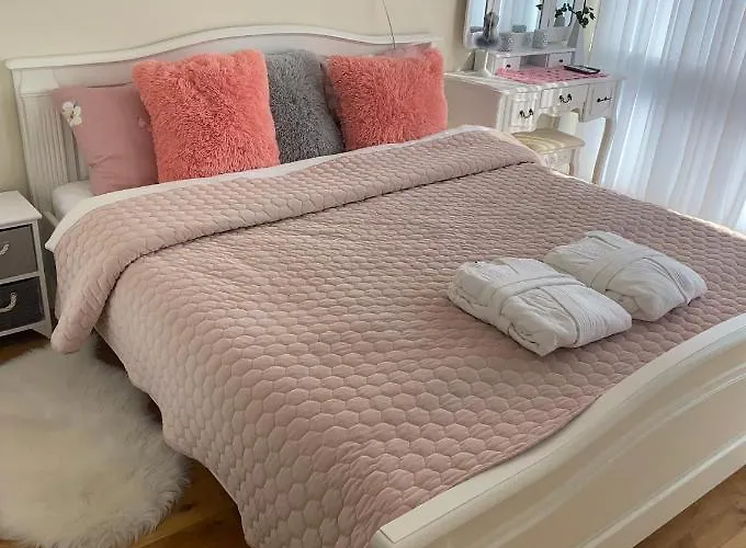 Snieguoles Apartamentai * Паланга